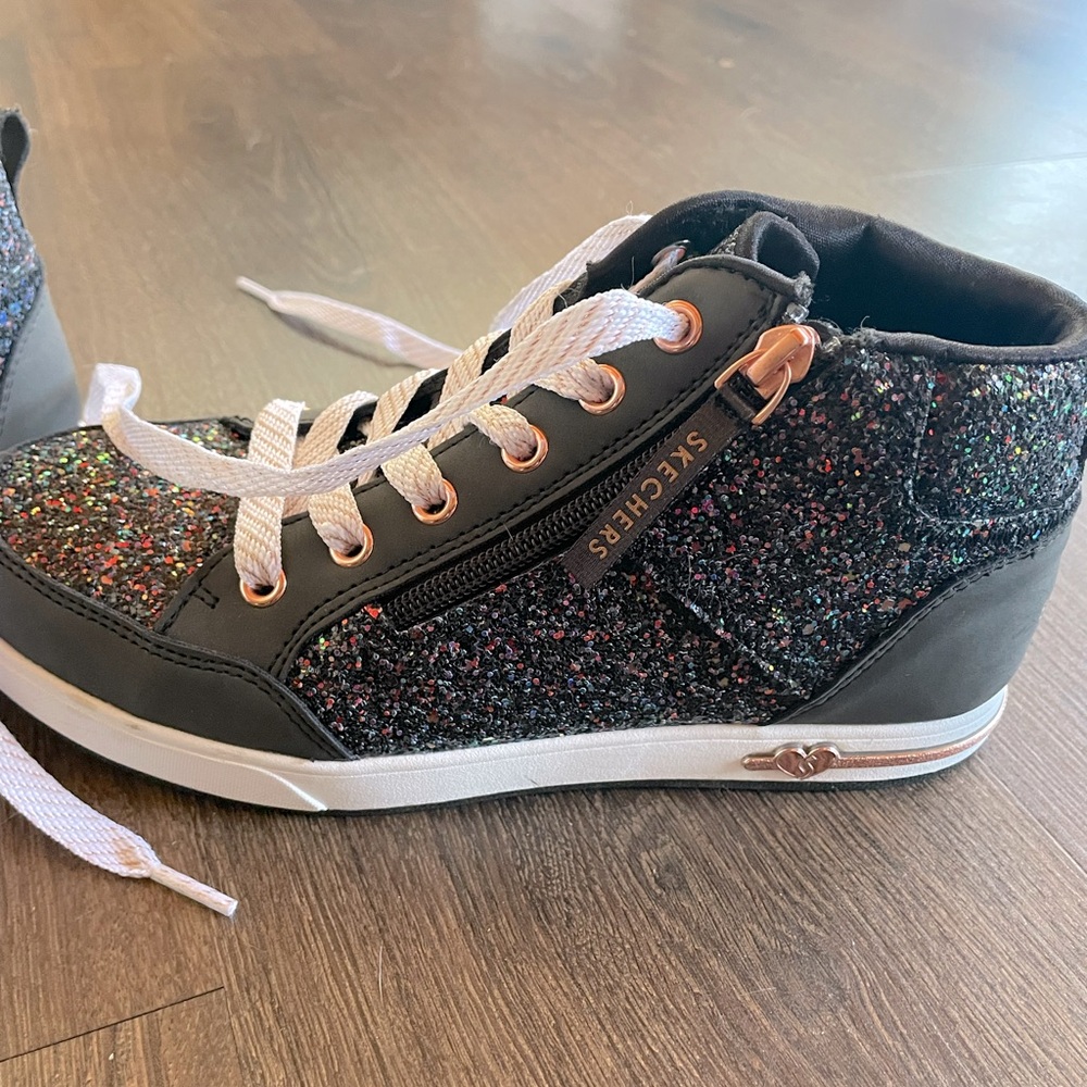 Sketchers shoes